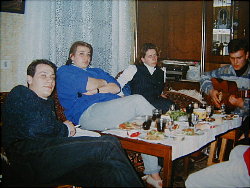 Мои друзья по институту и слева Ромка, мой самый близкий друг детства 